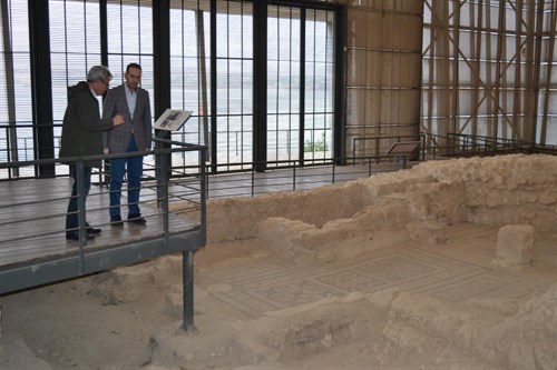 Kaymakamımız Osman Uğurlu, Zeugma kazı alanını ziyaret etti.